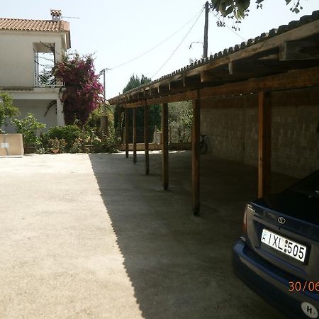 Ioannis Avrades Apartments Агия Кампос Екстериор снимка