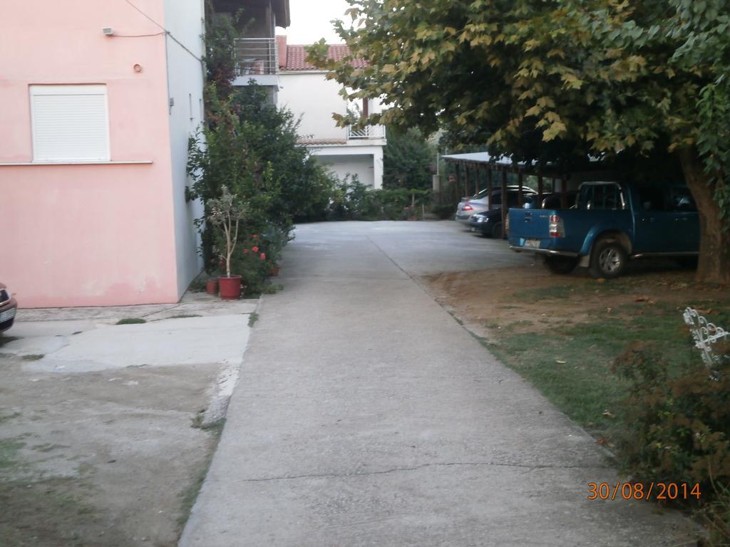 Ioannis Avrades Apartments Агия Кампос Екстериор снимка