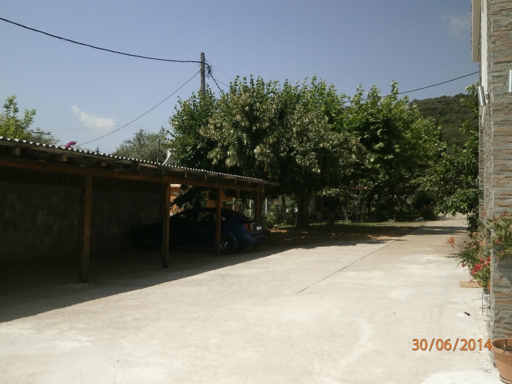 Ioannis Avrades Apartments Агия Кампос Екстериор снимка