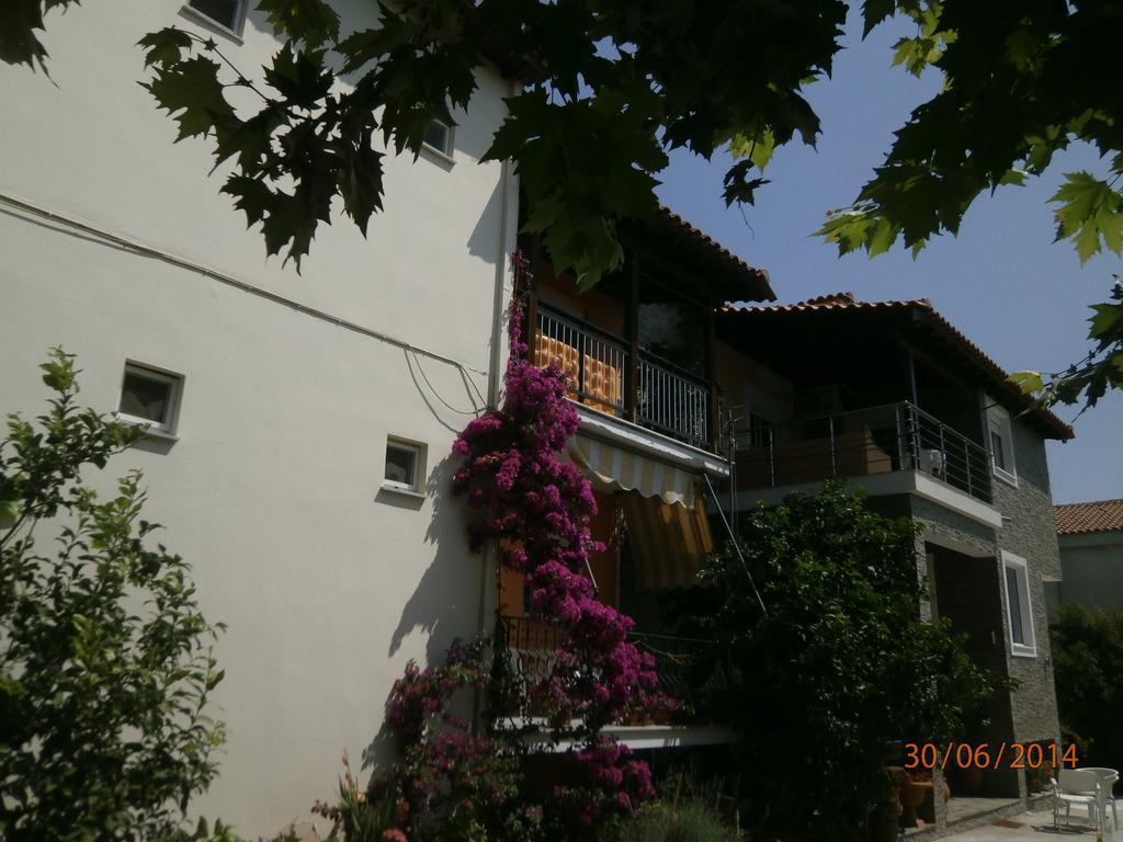 Ioannis Avrades Apartments Агия Кампос Екстериор снимка