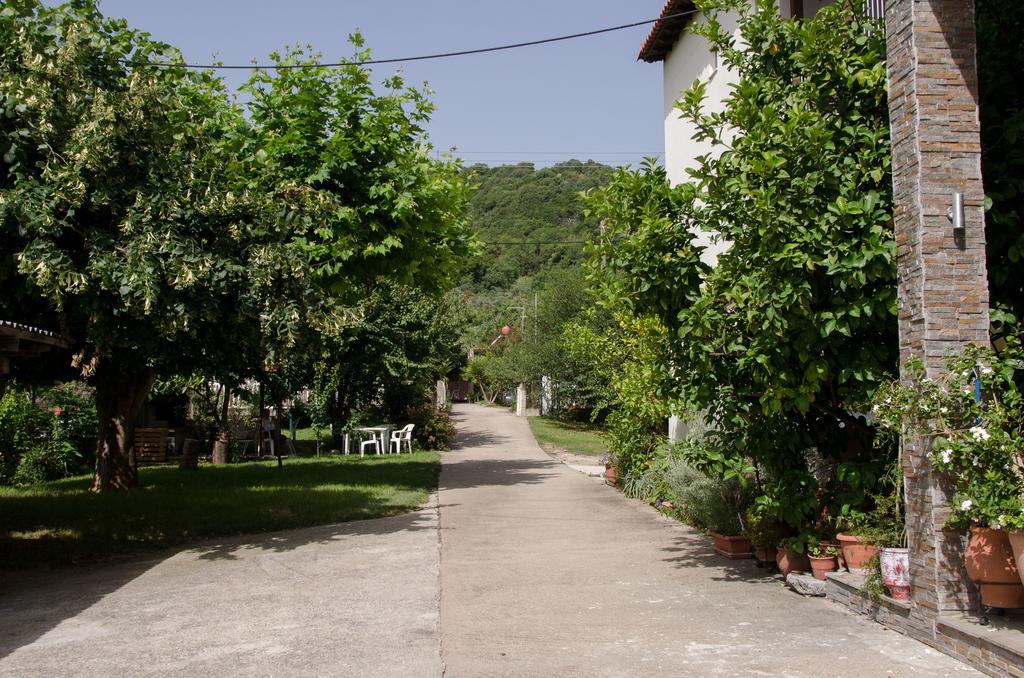 Ioannis Avrades Apartments Агия Кампос Екстериор снимка
