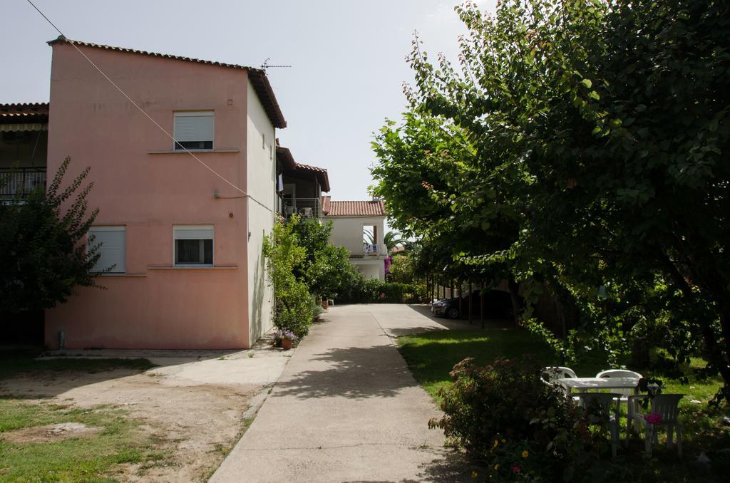 Ioannis Avrades Apartments Агия Кампос Екстериор снимка